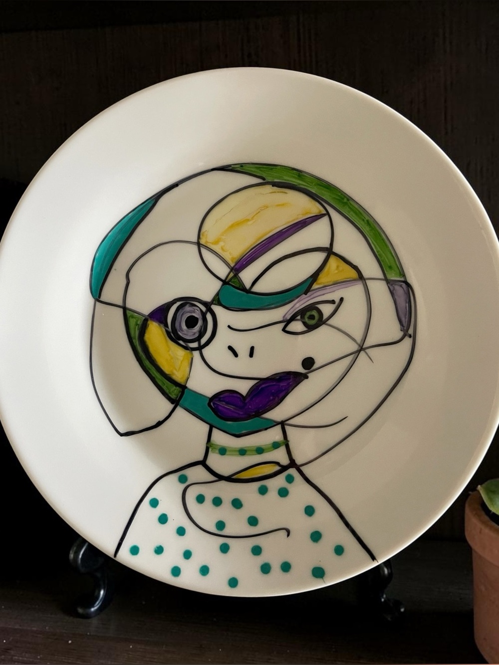 Nova-Abstract Portrait Plate | Modern Whimsy Collection - Picture 4 of 4